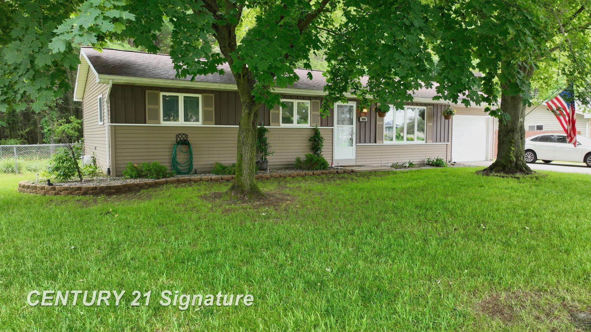 Property Photo: 1081 S Miller Road MI 48609