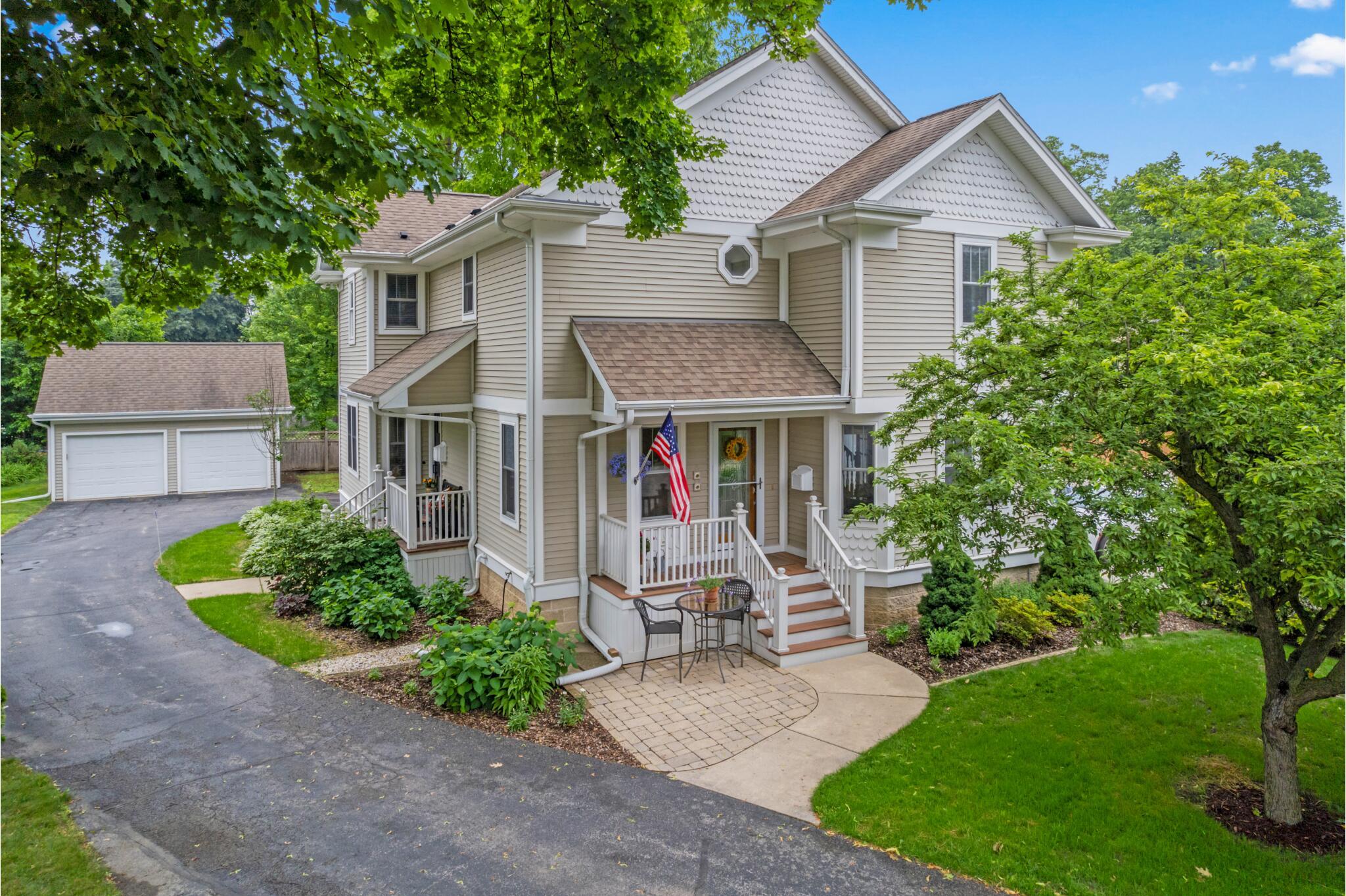 W64n736 Washington Ave  Cedarburg WI 53012 photo