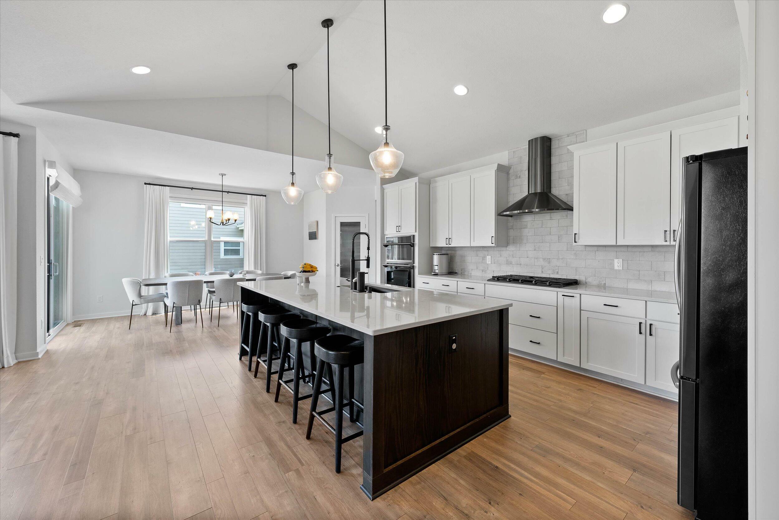 Property Photo: 10190 S Woodside Ct WI 53132
