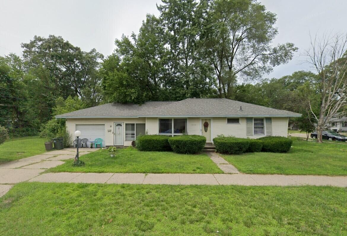 Property Photo:  1255 Creston Street  MI 49442 