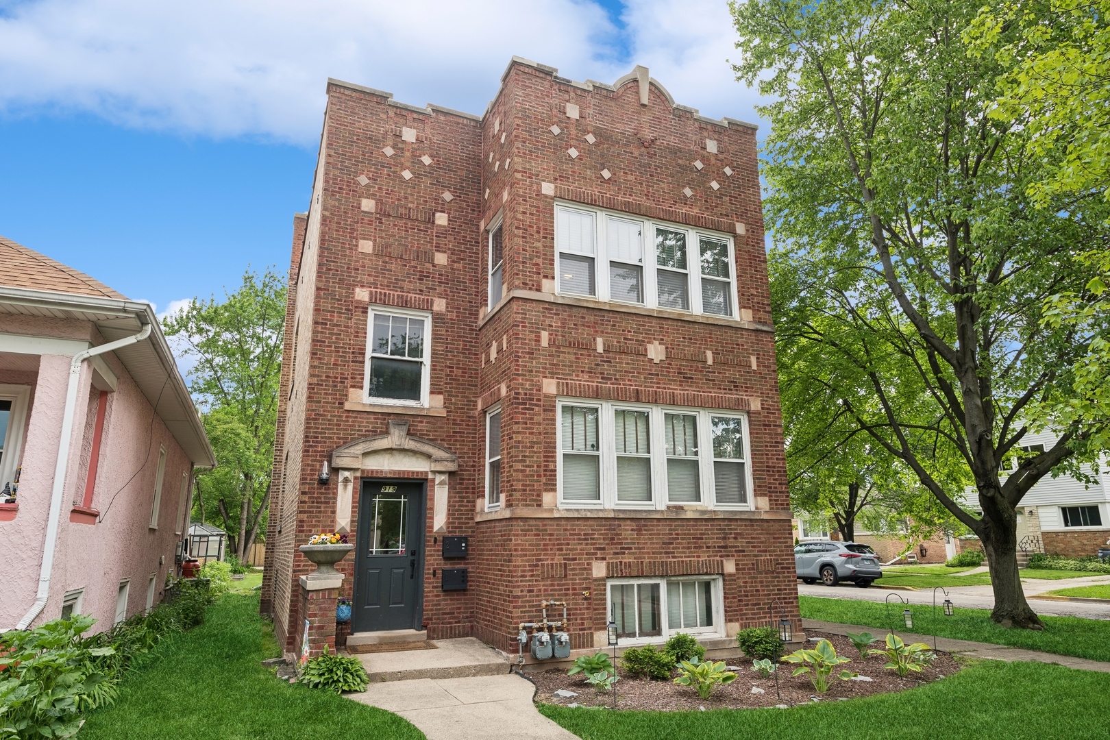 Property Photo:  919 Dunlop Avenue 1  IL 60130 