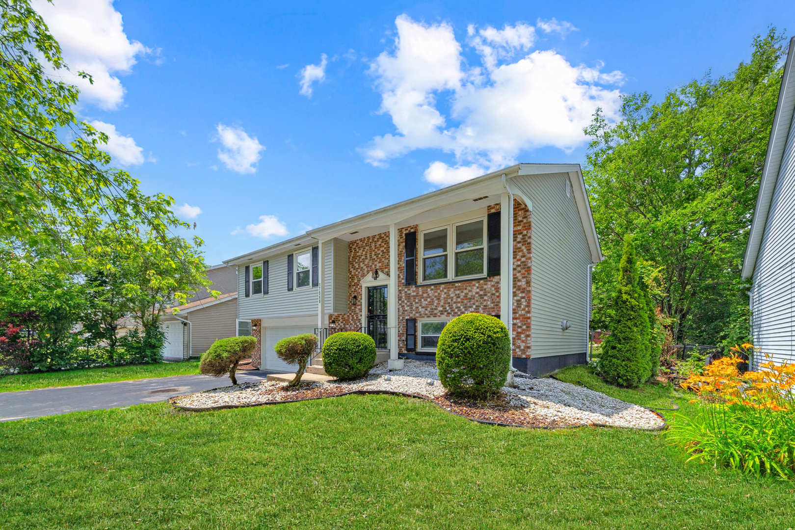 Property Photo:  17548 Cypress Avenue  IL 60478 
