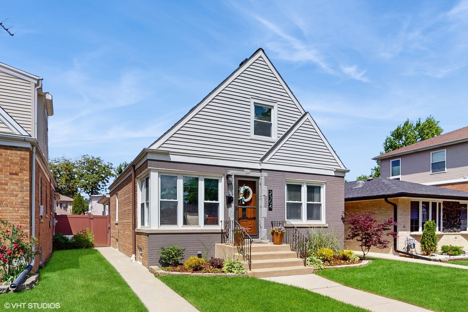 Property Photo: 2304 N 77th Avenue IL 60707