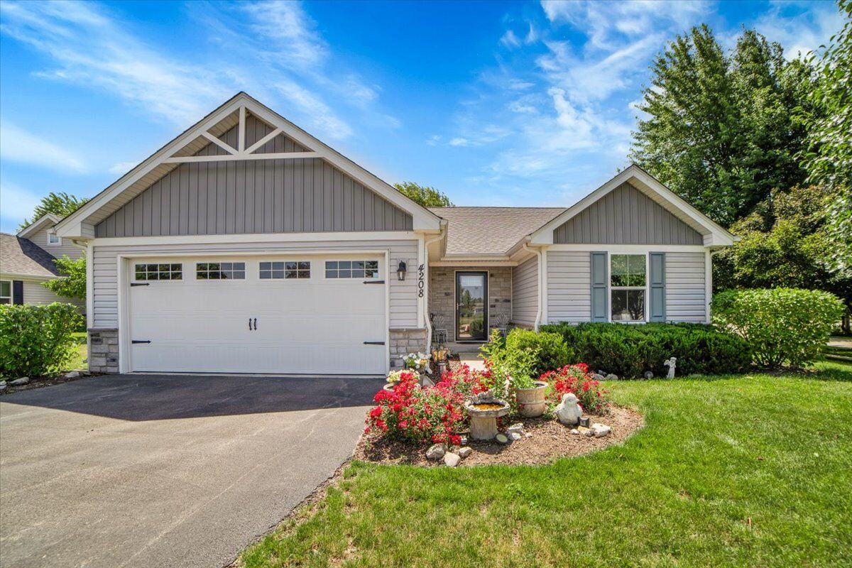 Property Photo:  4208 E Millbrook Circle  IL 60560 