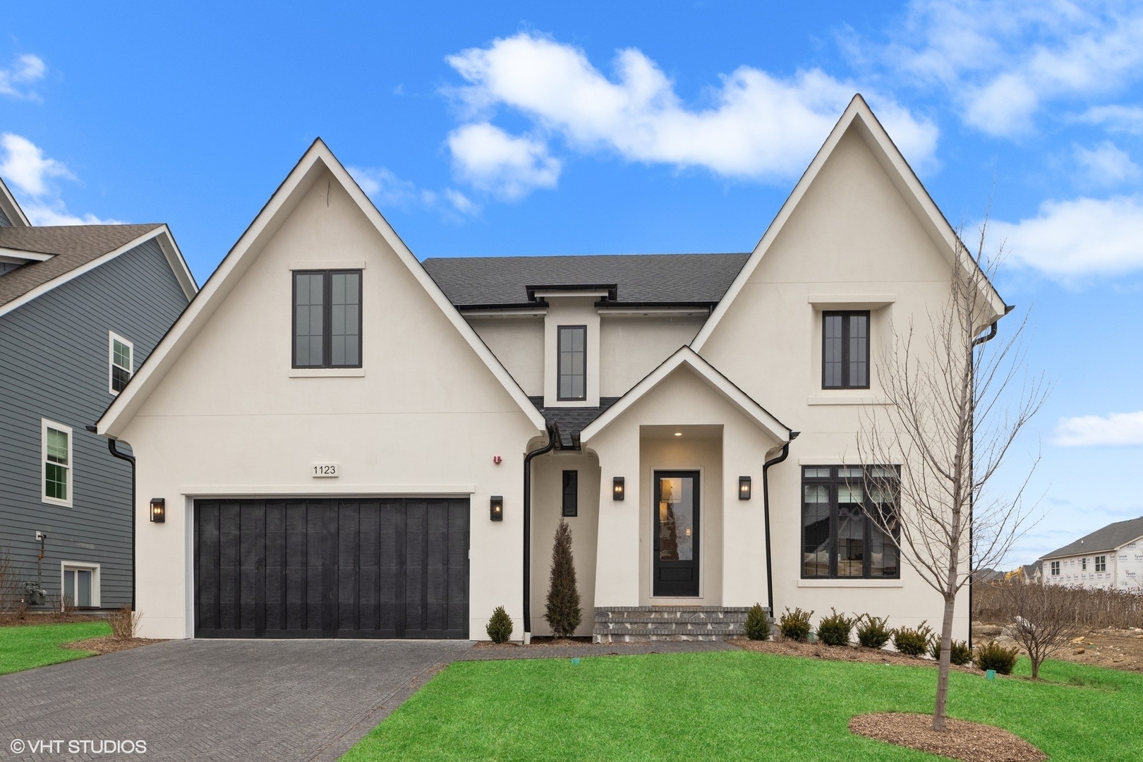 Property Photo: 1123 Pin Oak Drive IL 60558
