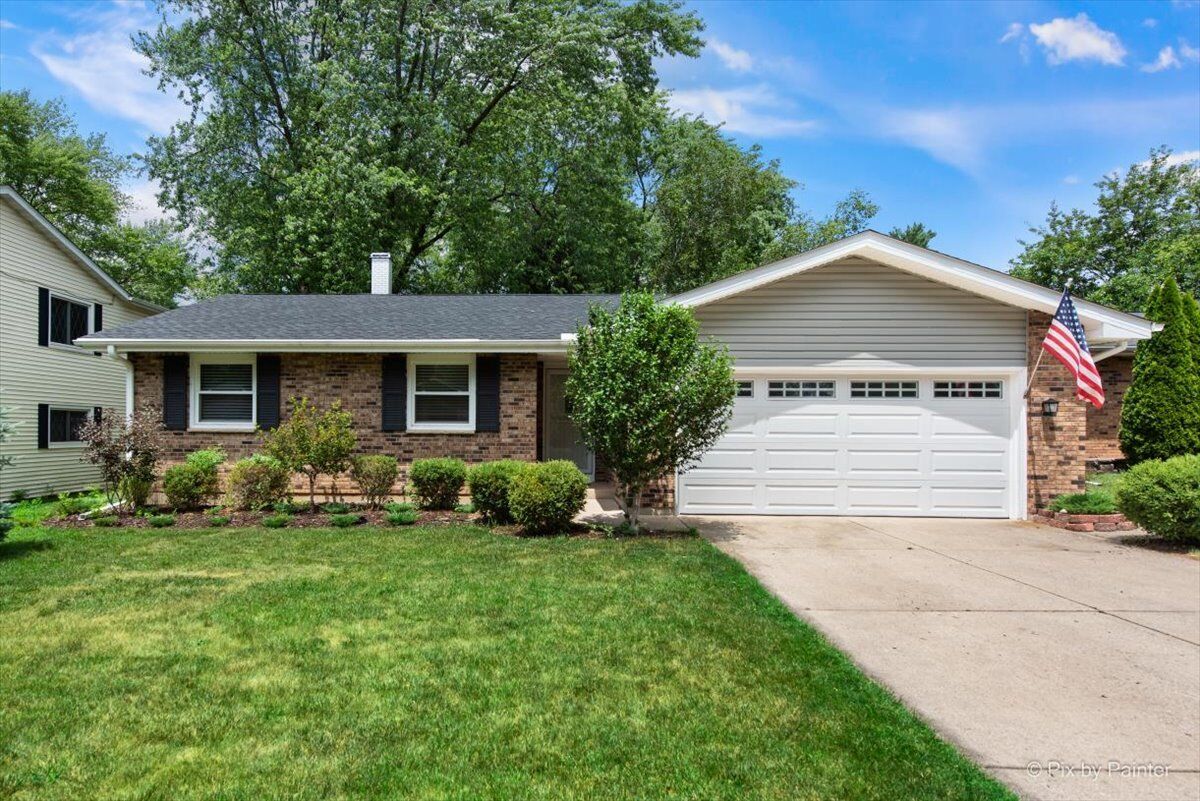 Property Photo:  862 Arthur Drive  IL 60120 