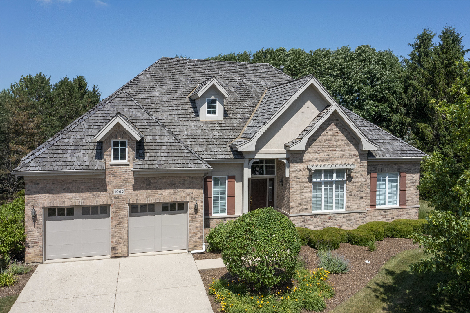 Property Photo:  1002 Ridgeview Drive  IL 60010 