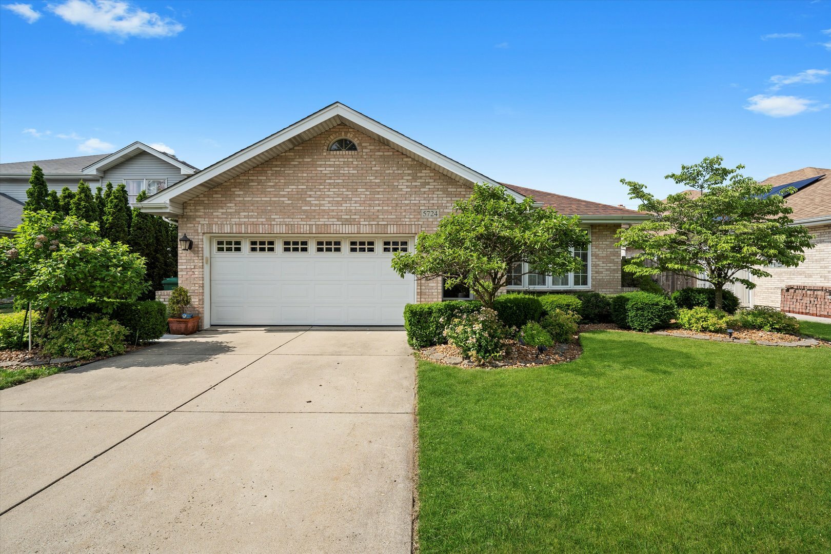 Property Photo:  5724 W 82nd Place  IL 60459 