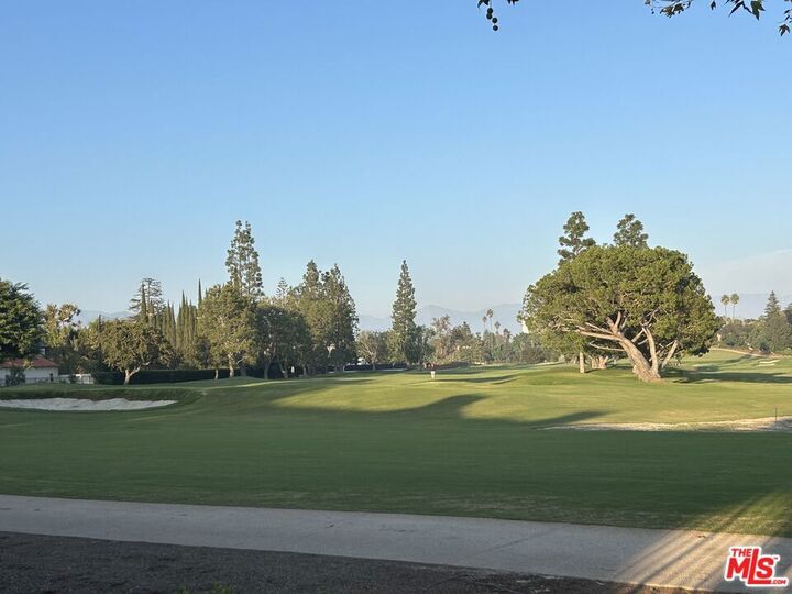 248 S Hudson Avenue  Los Angeles CA 90004 photo