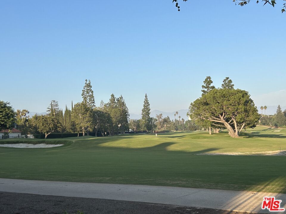 Property Photo: 248 S Hudson Avenue CA 90004