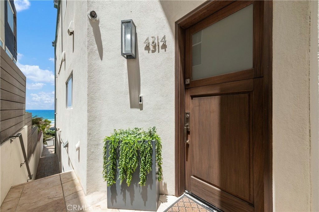 Property Photo: 4314 The Strand CA 90266