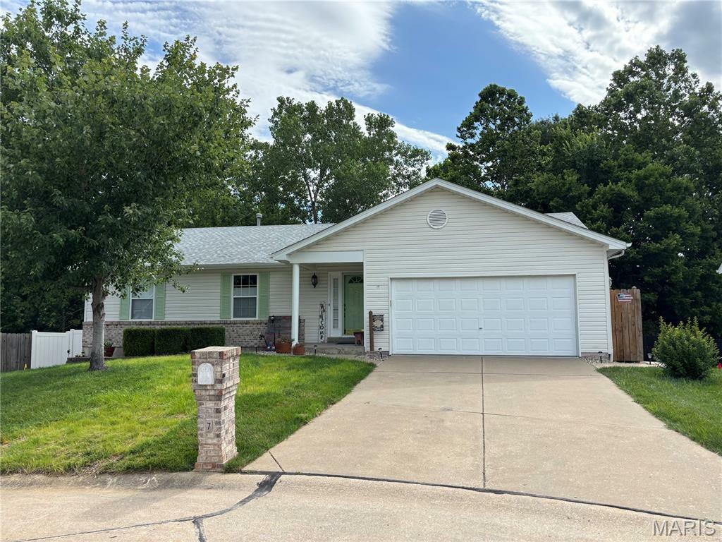 7 McClay Village Circle  St Peters MO 63376 photo