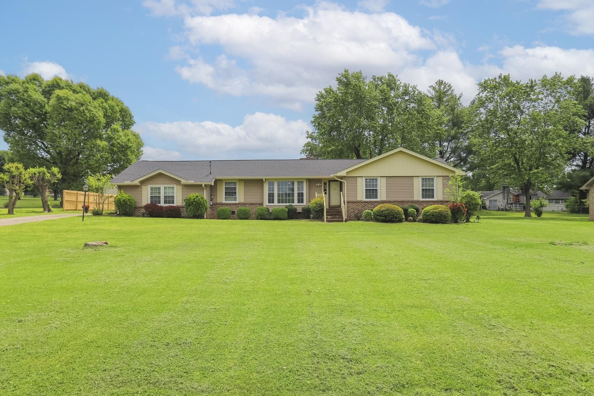 Property Photo: 505 W Angela Cir TN 37072