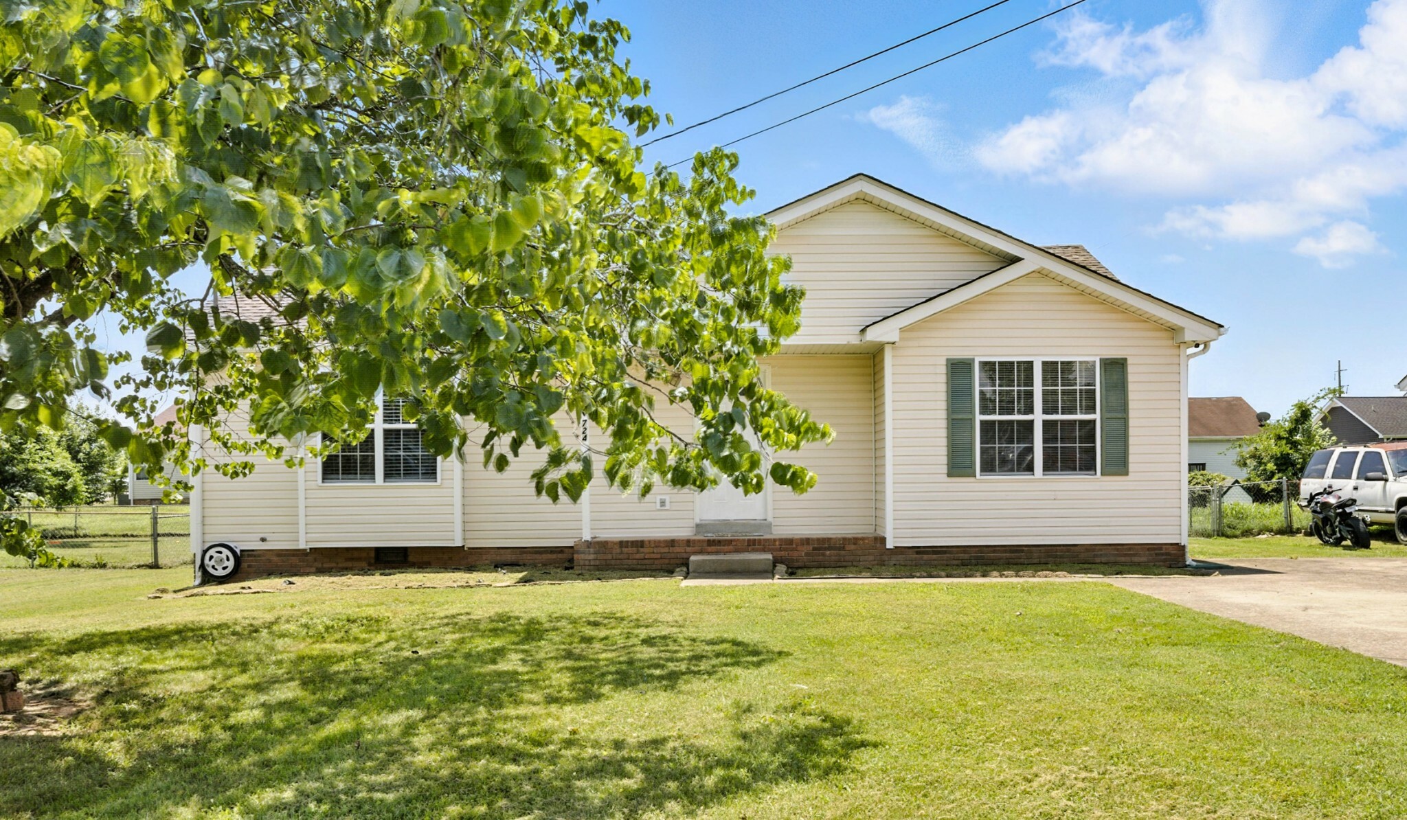 Property Photo: 724 Carbondale Dr KY 42262