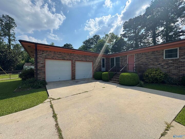 Property Photo:  201 Tuskegee Circle  AL 35903 