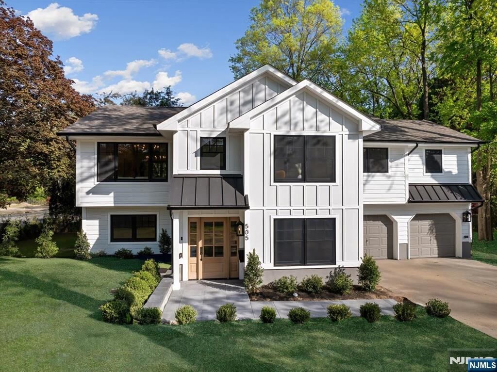Property Photo:  505 Darby Court  NJ 07450 