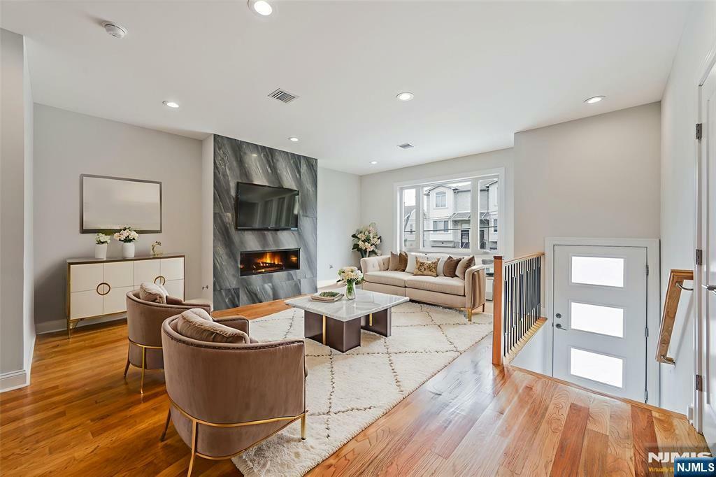 Property Photo:  283 Grant Avenue  NJ 07010 
