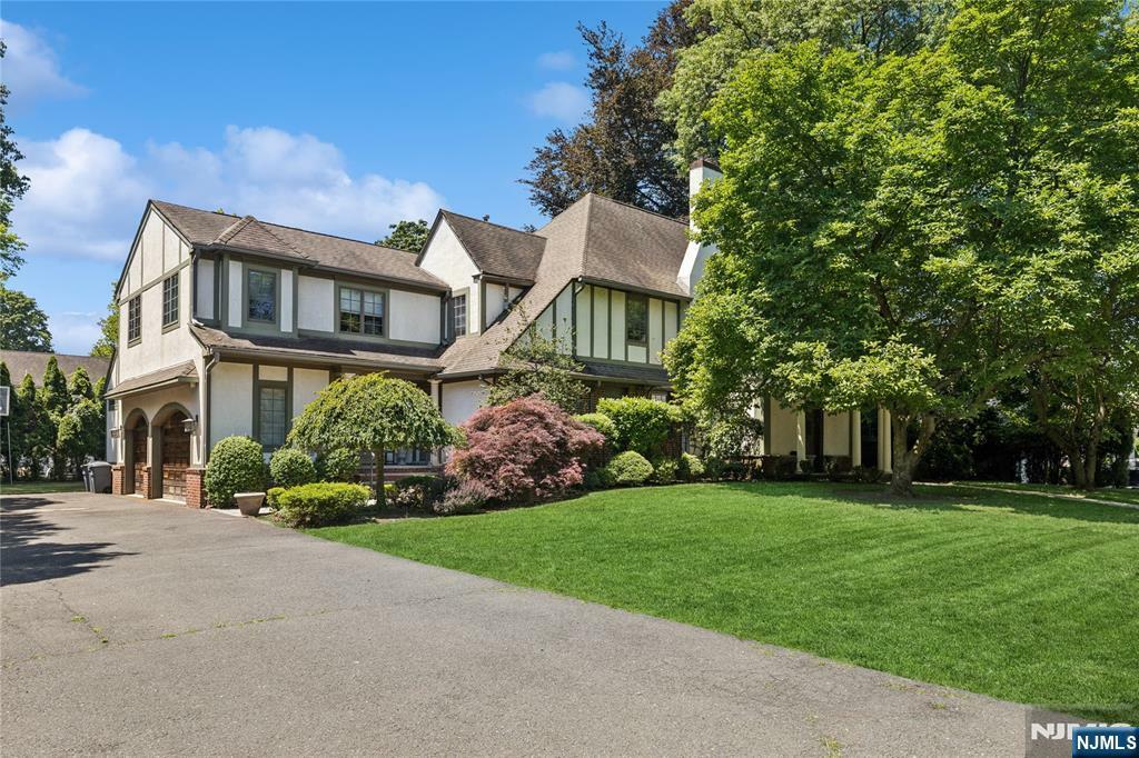 Property Photo: 512 Warwick Avenue NJ 07666