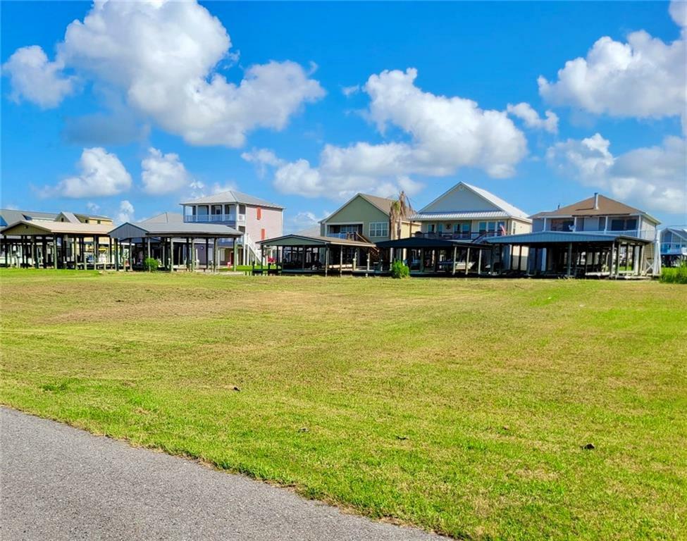 Property Photo:  102 Junior Lane  LA 70083 