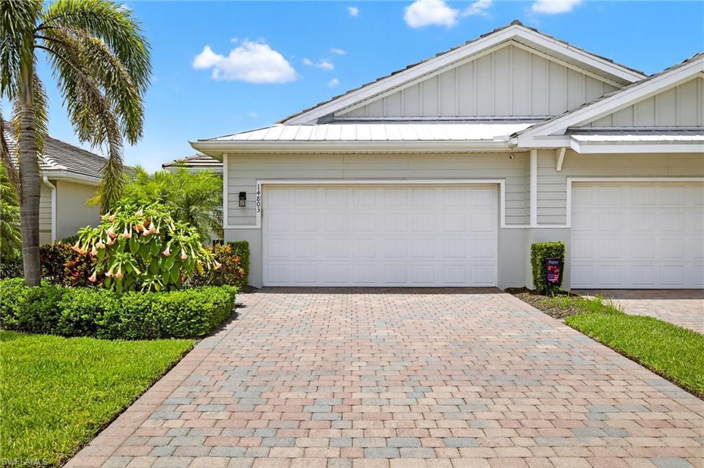 Property Photo: 14803 Edgewater Cir FL 34114
