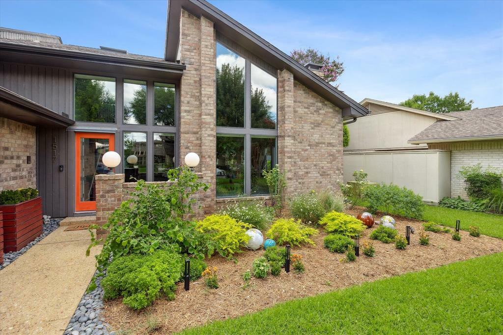Property Photo: 1517 Waltham Court TX 76012