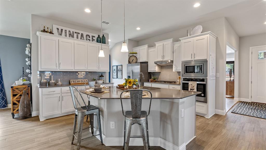 Property Photo: 2709 Starling Street TX 76205