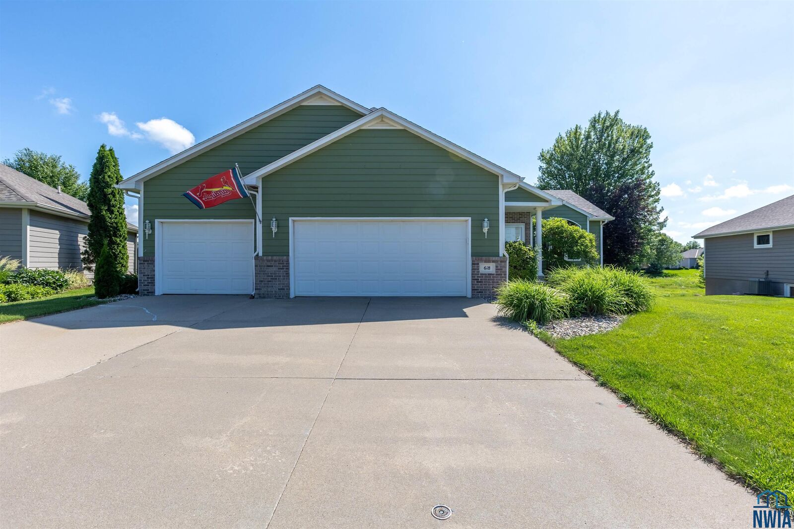 Property Photo: 618 Prairie Blvd SD 57049