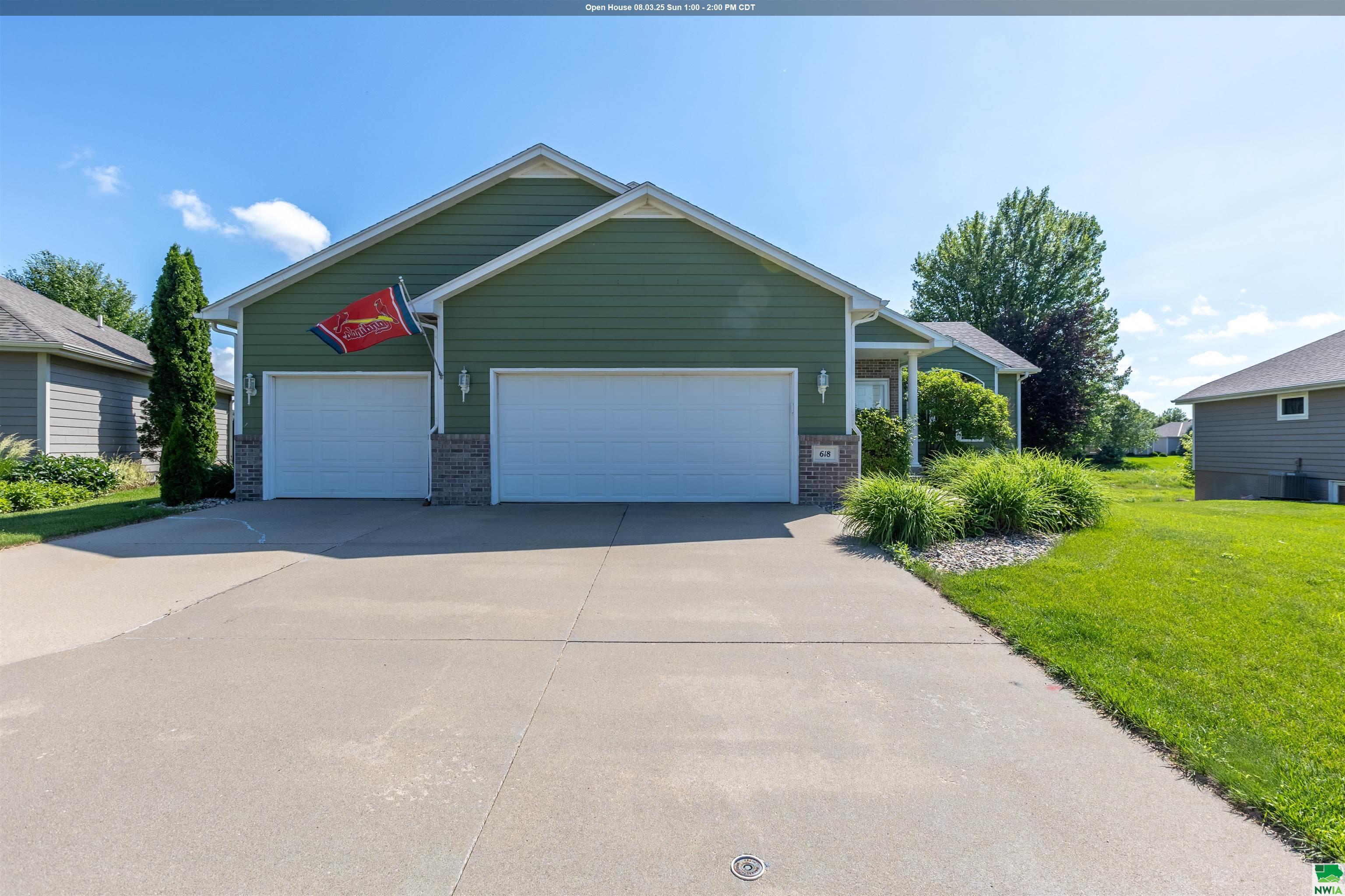 Property Photo: 618 Prairie Blvd SD 57049