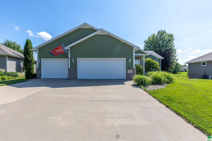 618 Prairie Blvd  Dakota Dunes SD 57049 photo