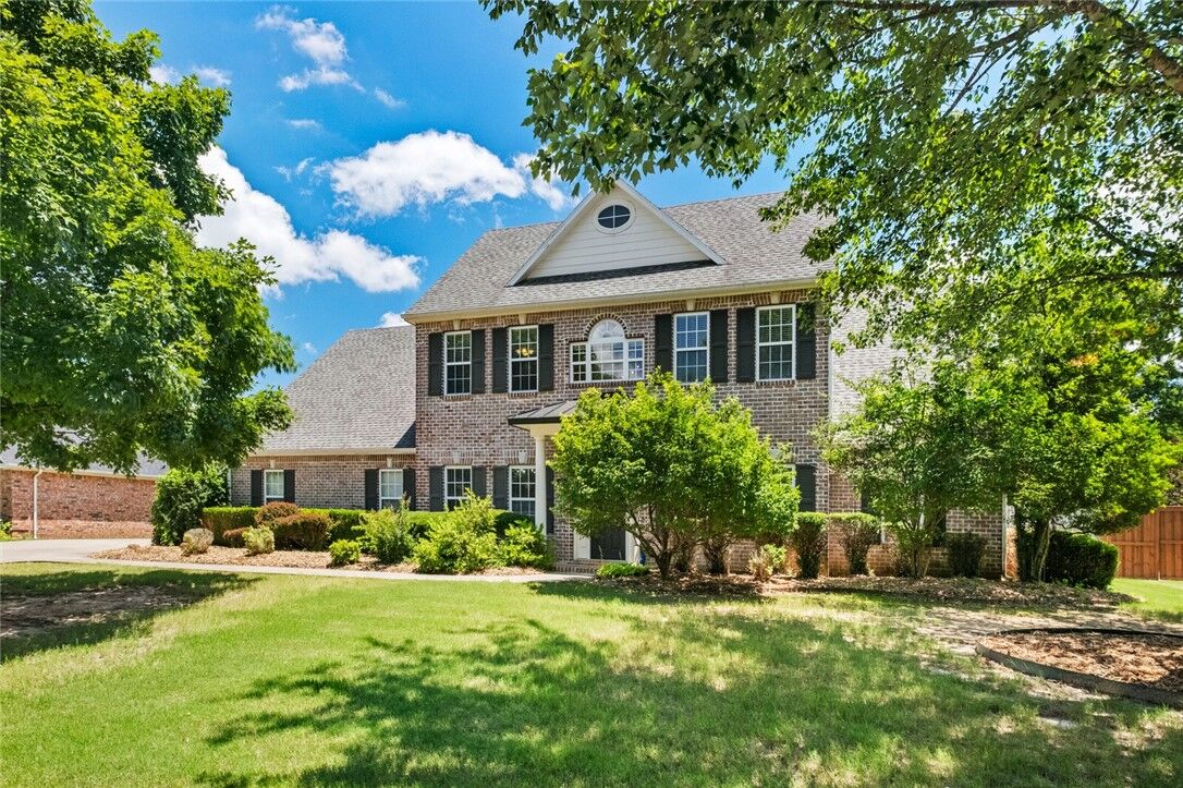 Property Photo:  1754 N Hartford Drive  AR 72701 