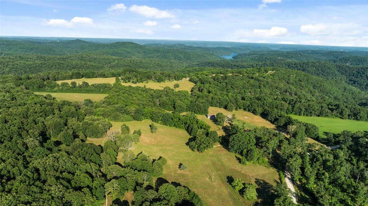 Property Photo: 15624 Roberts Loop AR 72732