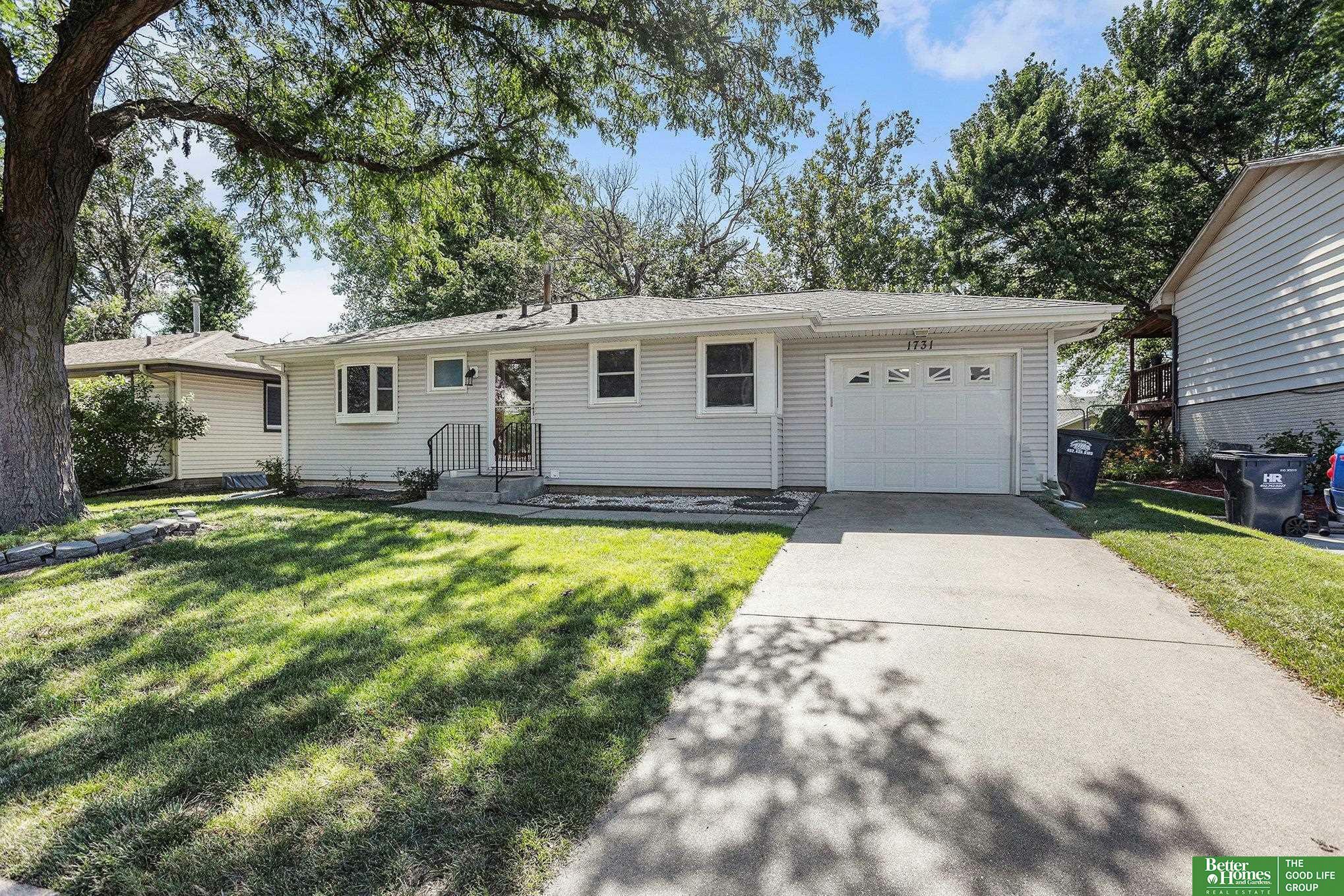 Property Photo: 1731 SW 9th Street NE 68522