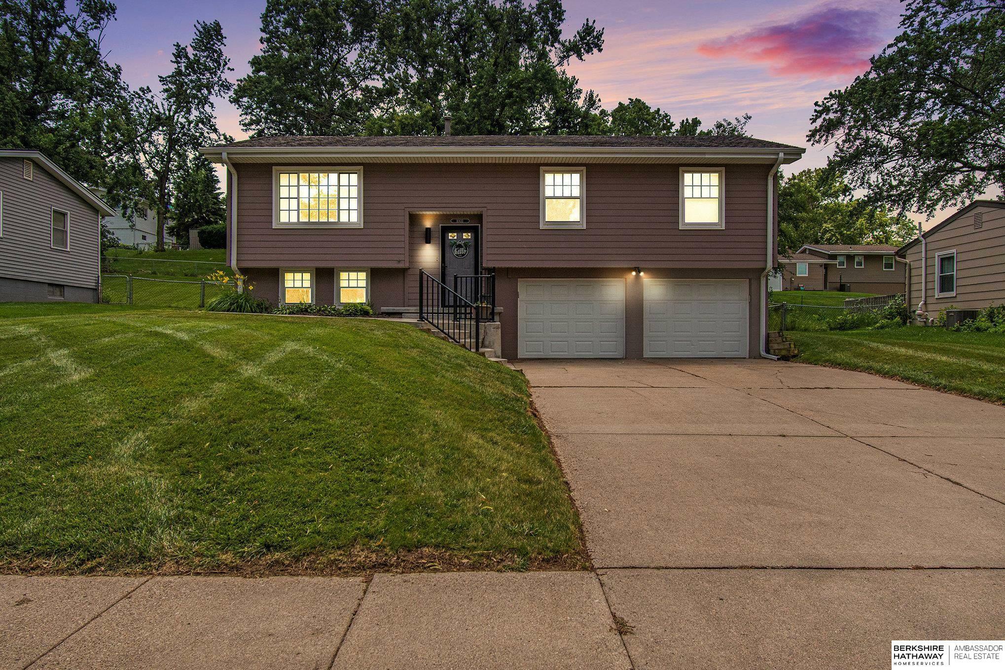 Property Photo: 10011 Pratt Street NE 68134