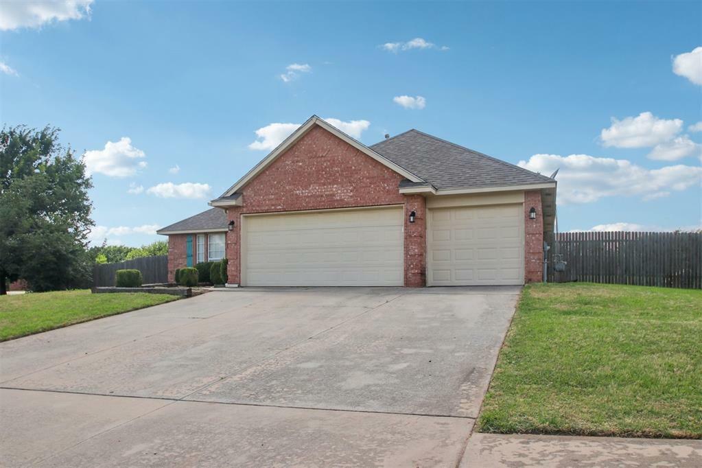 Property Photo:  4605 Mackenzie Drive  OK 73160 