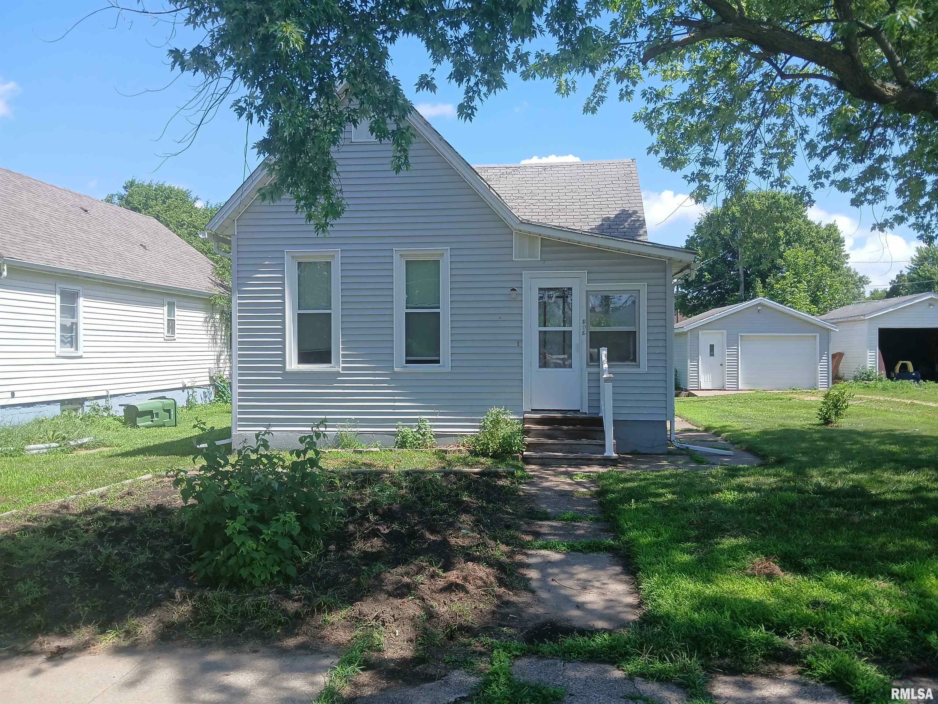Property Photo: 392 21st Place IA 52732