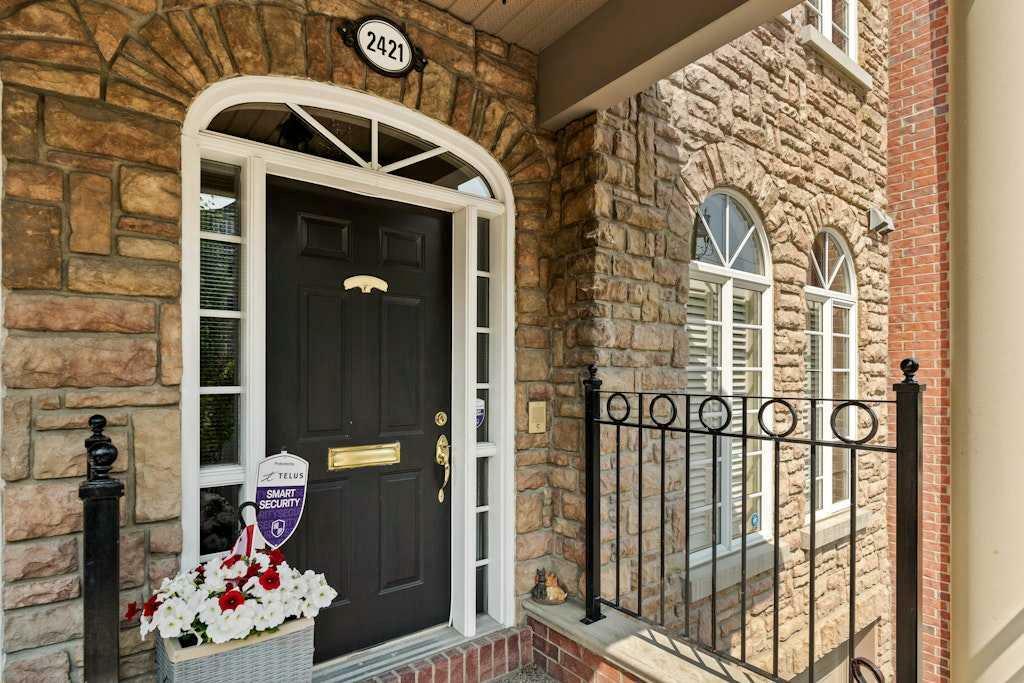 Property Photo: 2421 Erlton Street SW AB T2S 2V9