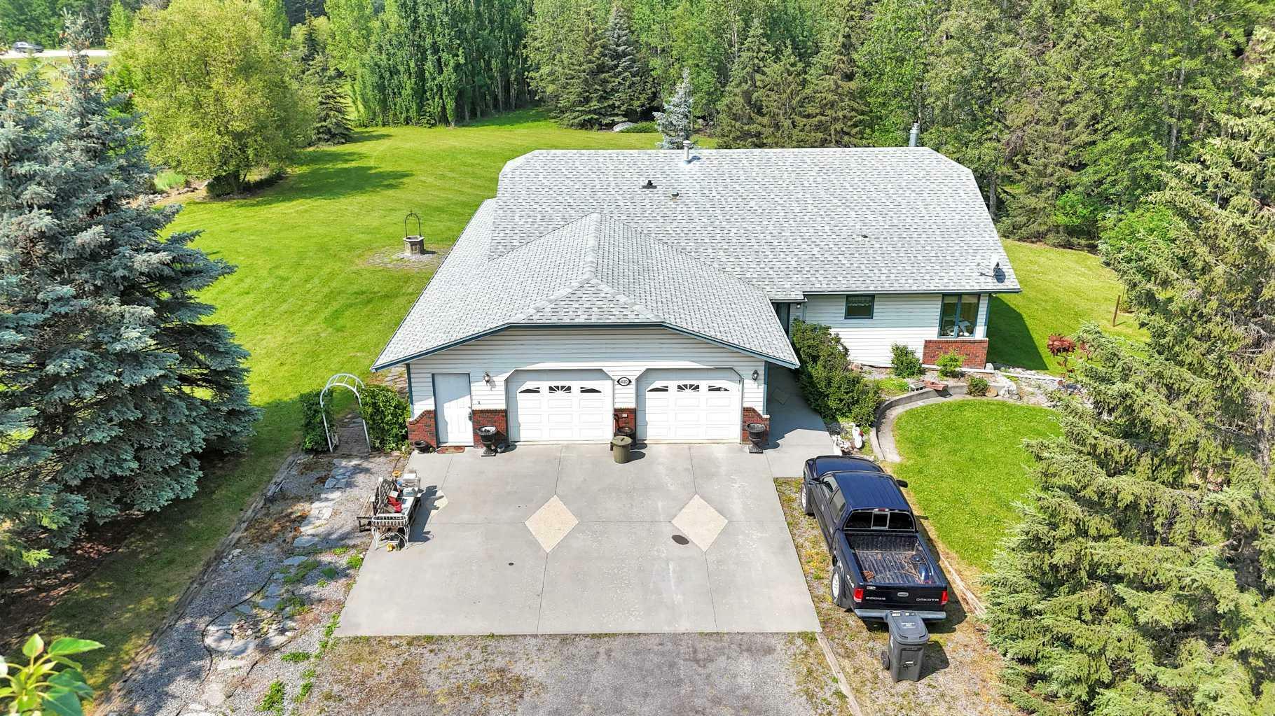 Property Photo: 4000 42 Street AB T4T 1A7