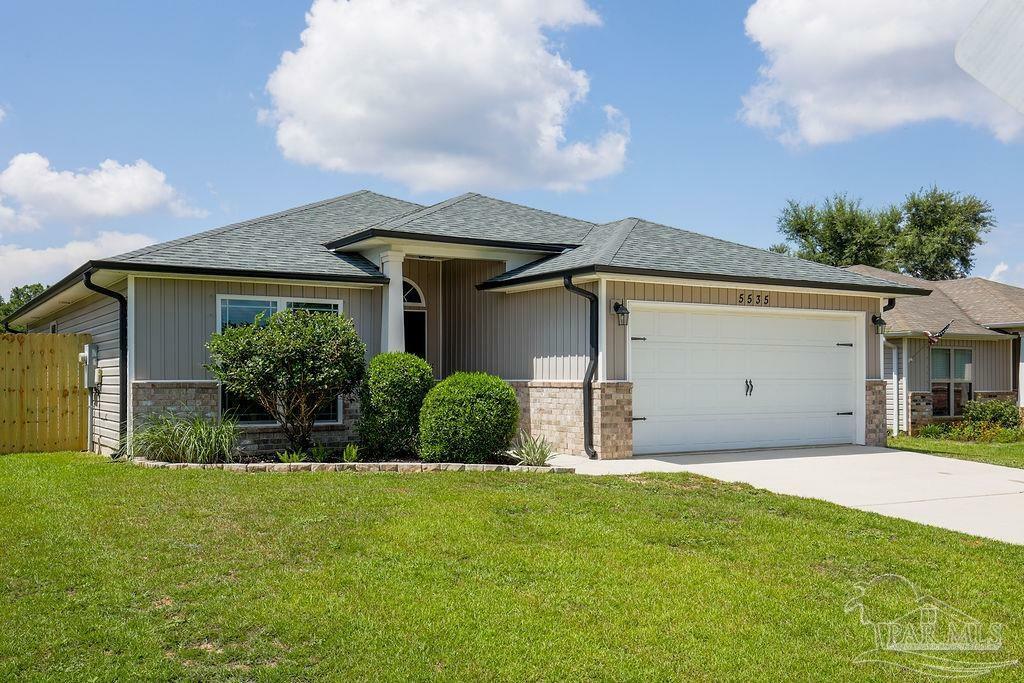 Property Photo: 5535 Peach Dr FL 32571