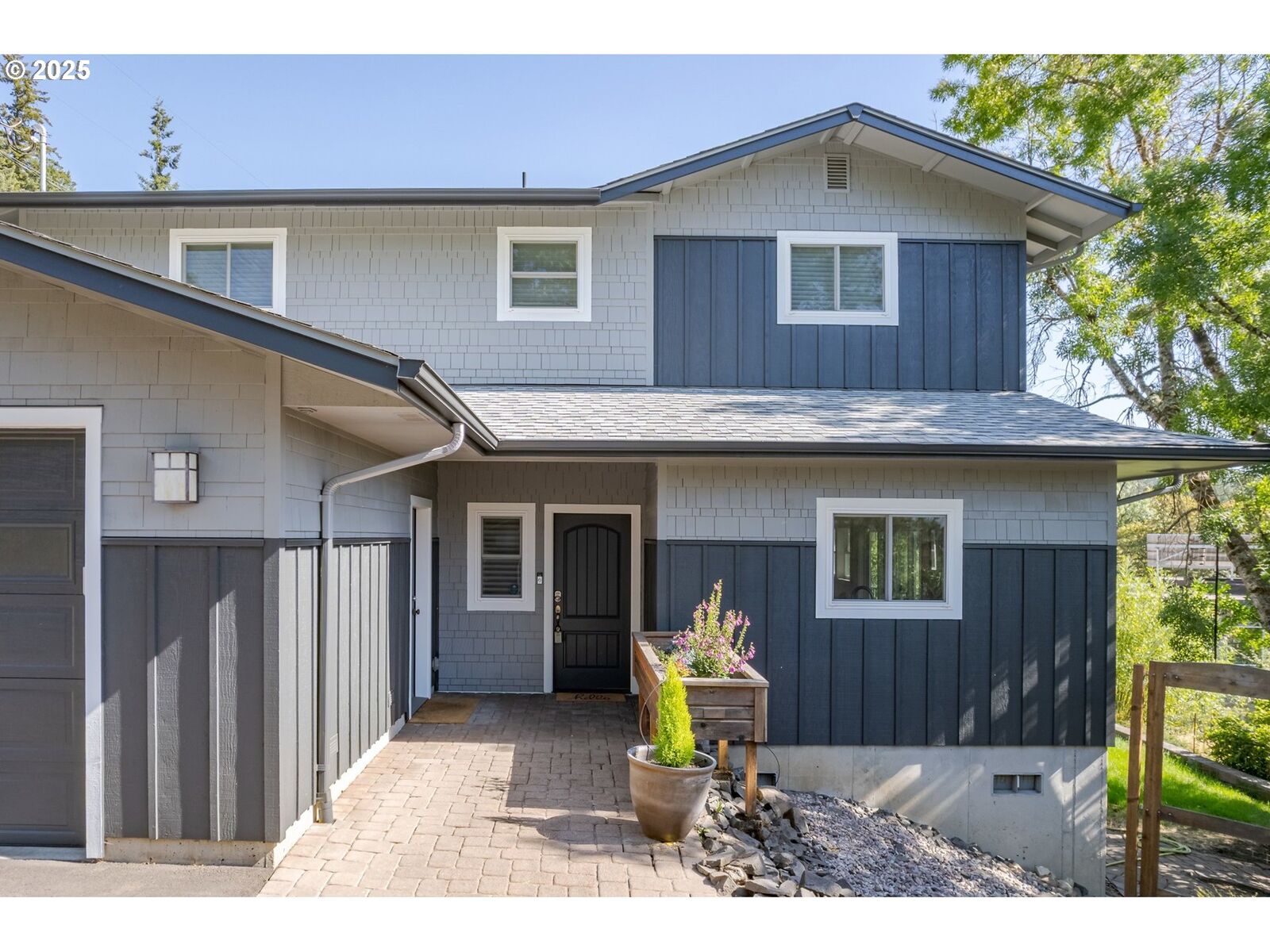 Property Photo: 2780 Spring Blvd OR 97403