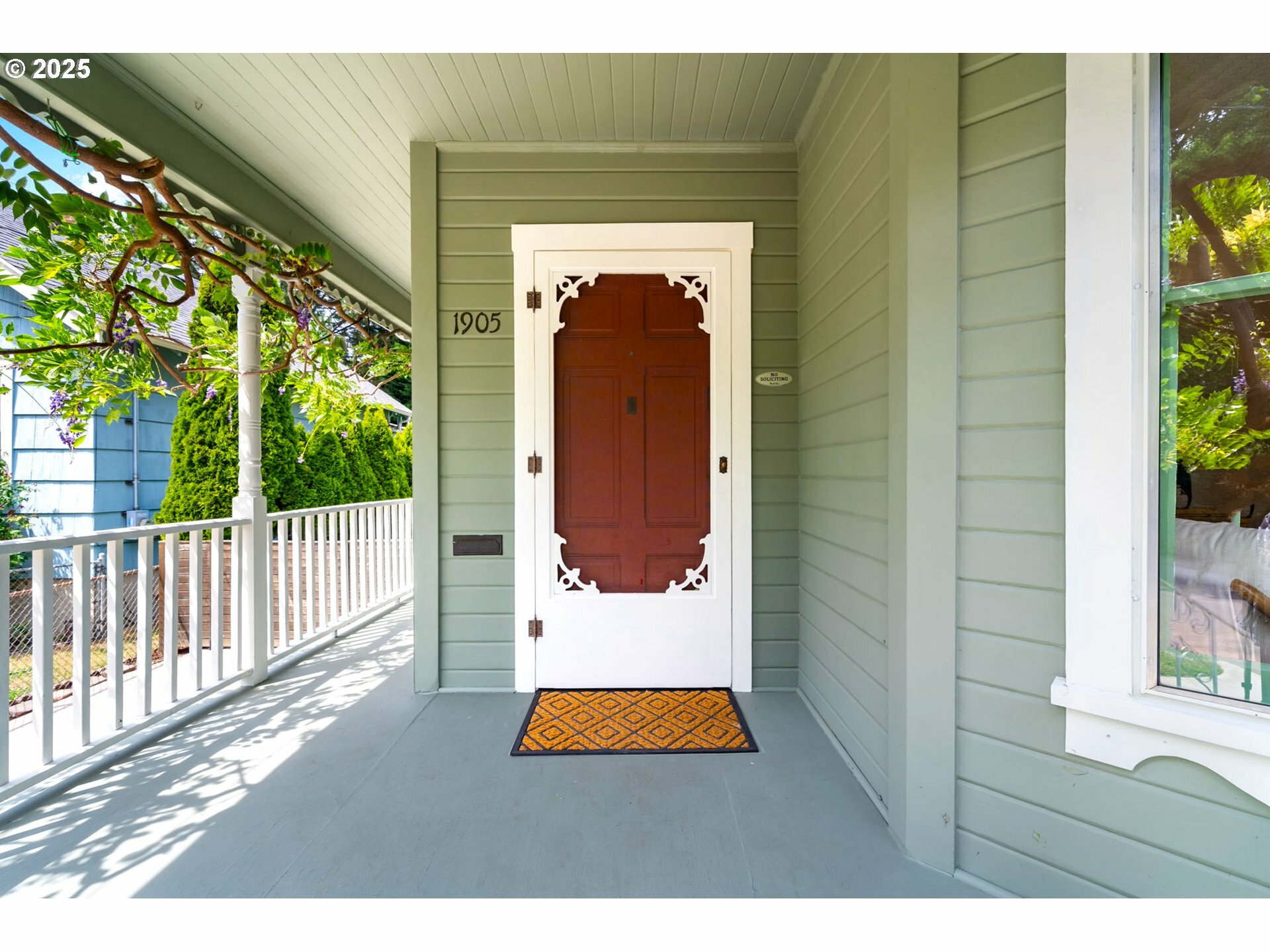 Property Photo: 1905 N Sumner St OR 97217
