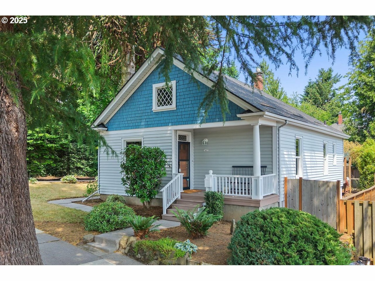 7407 SE Alder St  Portland OR 97215 photo