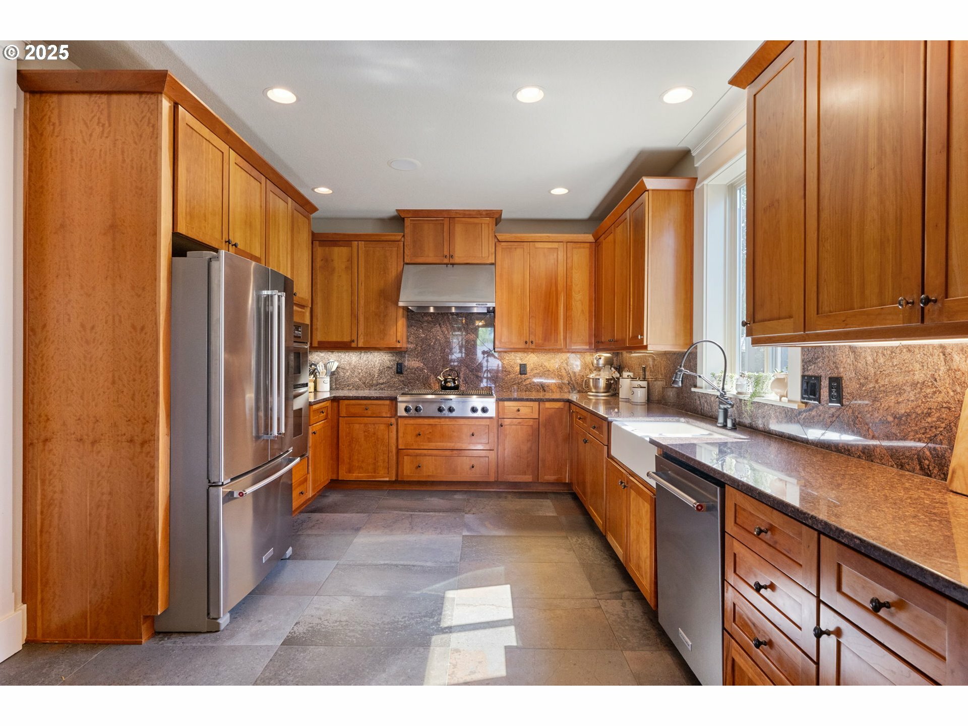 Property Photo: 1046 NW Deerfern Loop WA 98607