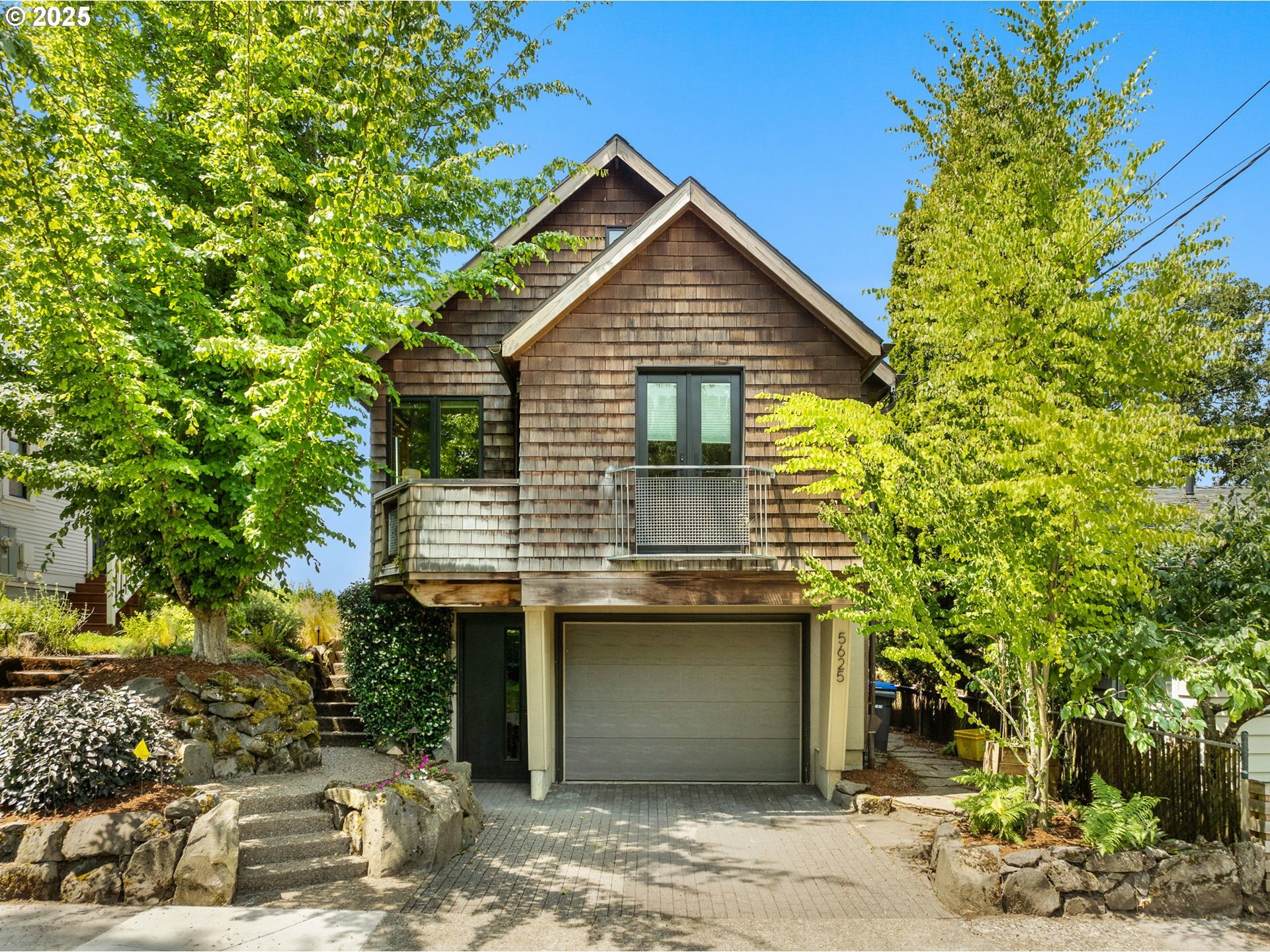 Property Photo: 5625 SE 15th Ave OR 97202