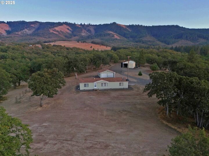 Property Photo:  600 Centerville Hwy  WA 98635 
