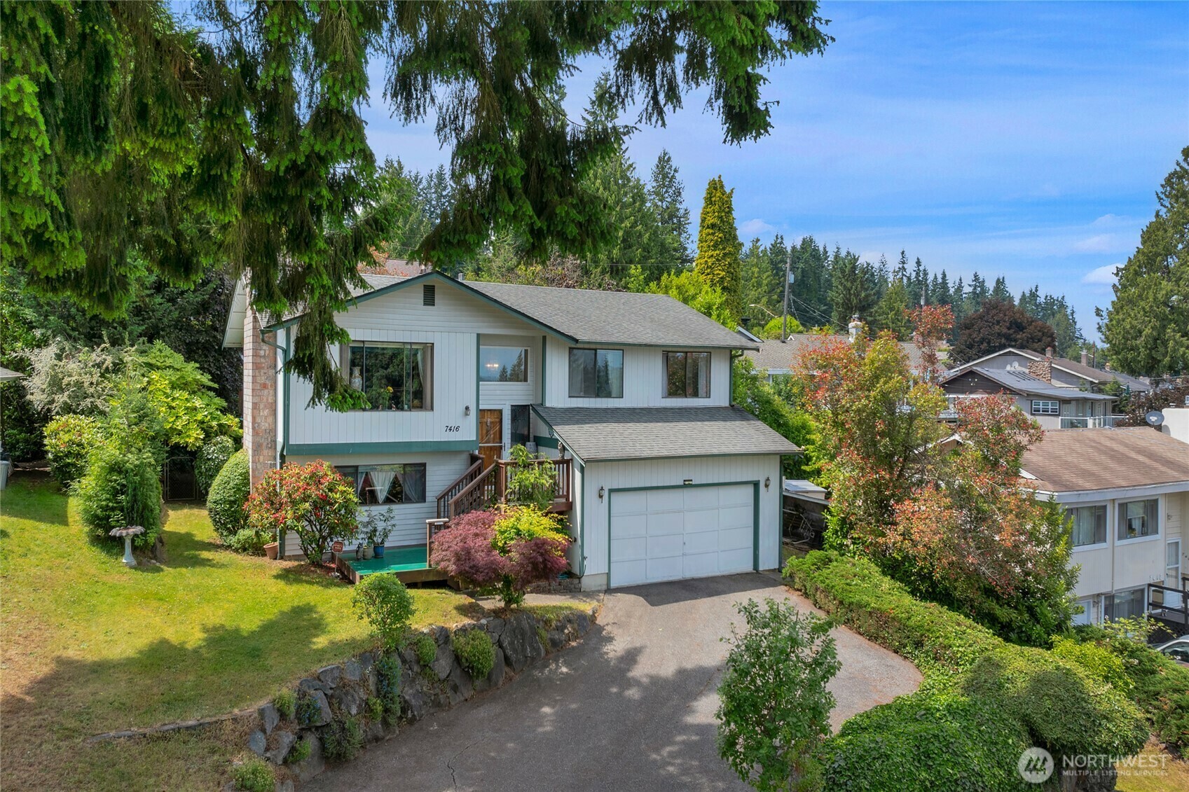 Property Photo: 7416 E Heather Way WA 98203