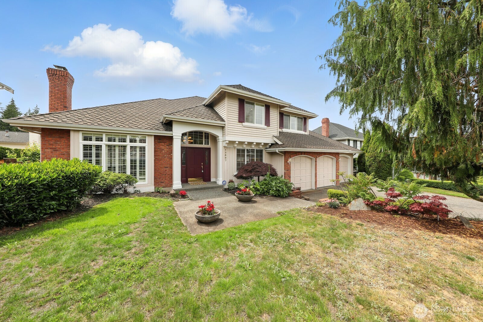 Property Photo: 13527 42nd Avenue W WA 98275