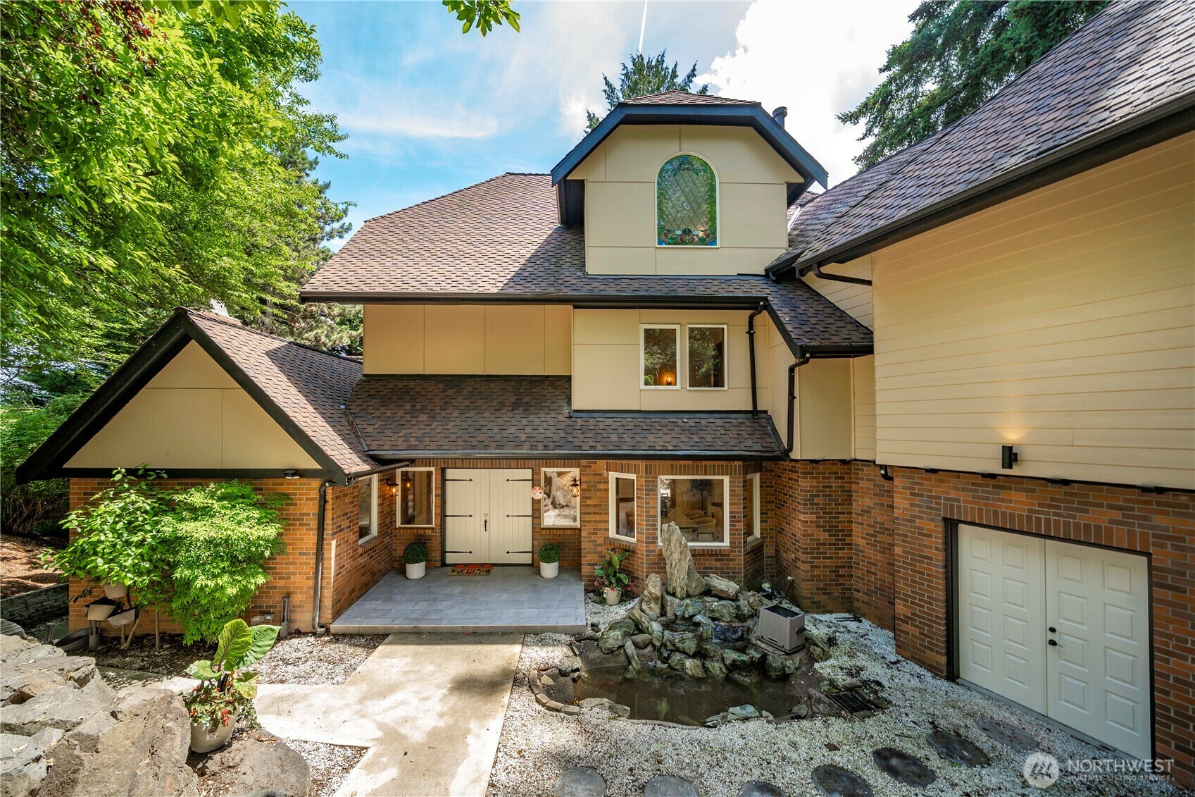 Property Photo: 13710 41st Avenue NE WA 98125