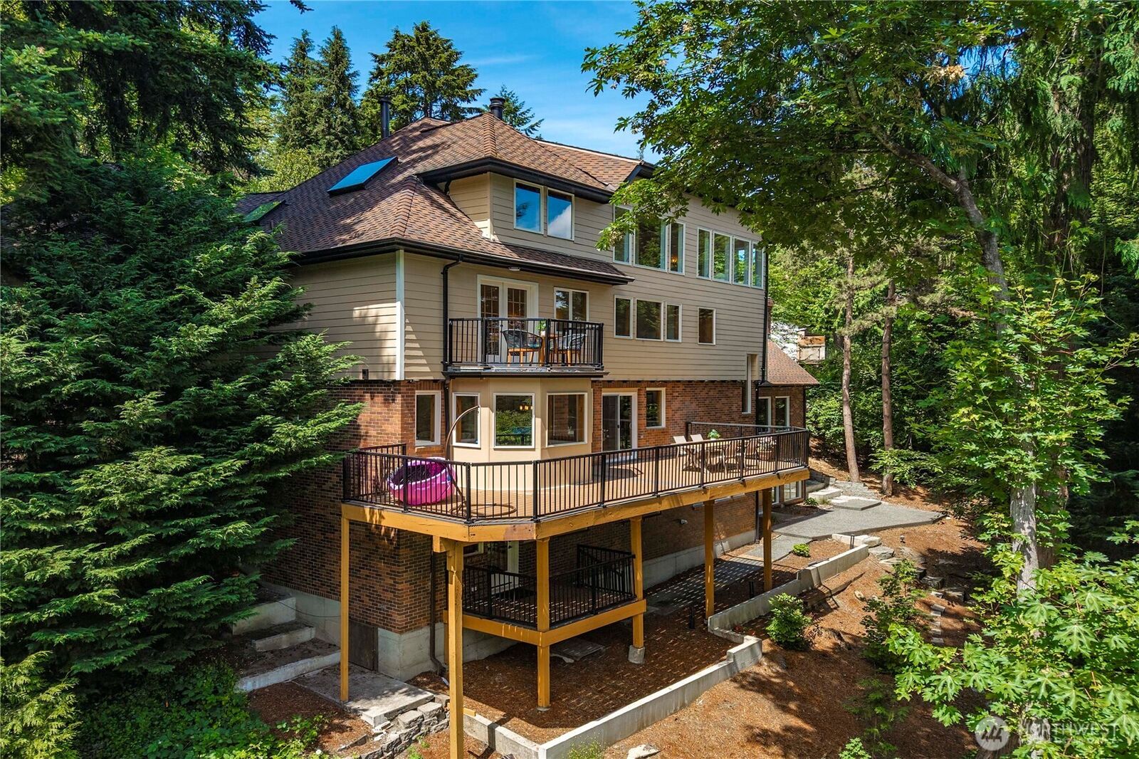 Property Photo:  13710  41st Avenue NE  WA 98125 