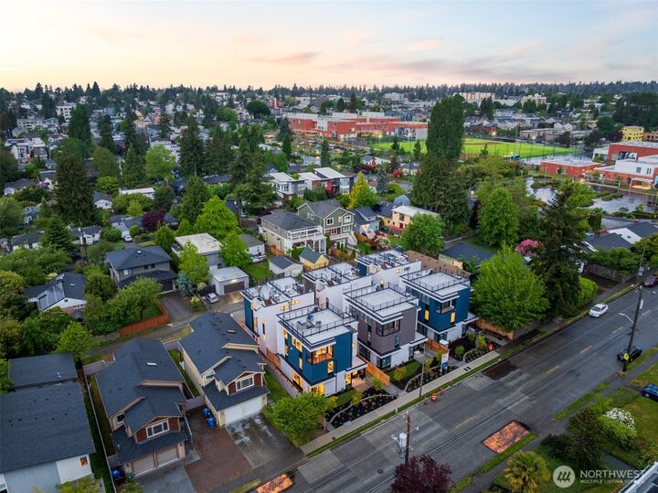 8825 C  Wallingford Avenue N  Seattle WA 98103 photo