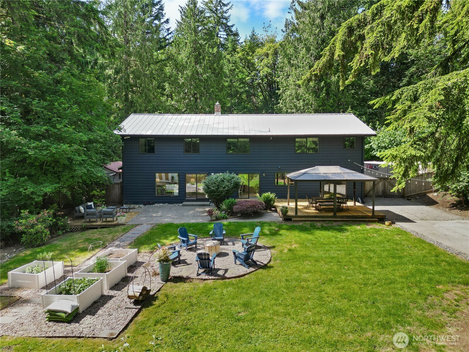 Property Photo: 15052 253rd Avenue SE WA 98027